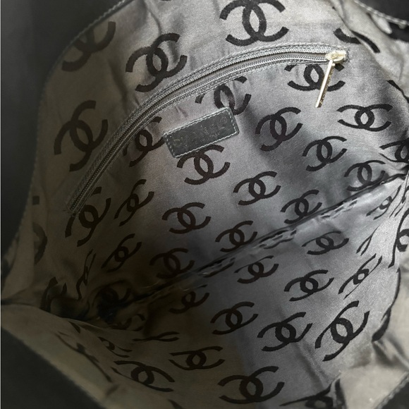 Chanel quilted box foldover envelope clutch - Picture 3 of 16